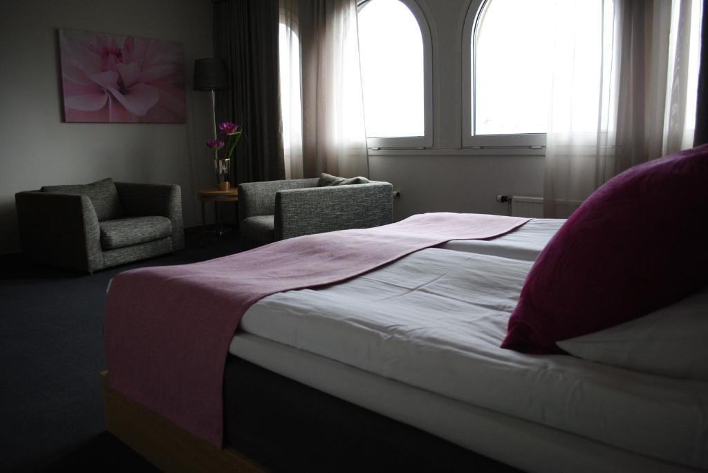 Kumla Hotel Екстериор снимка