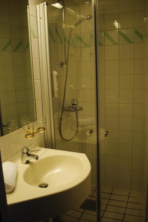 Kumla Hotel Стая снимка