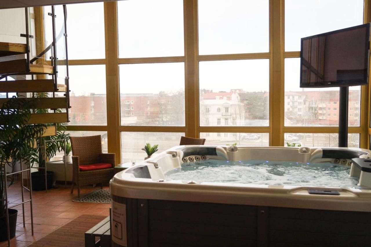 Kumla Hotel Екстериор снимка